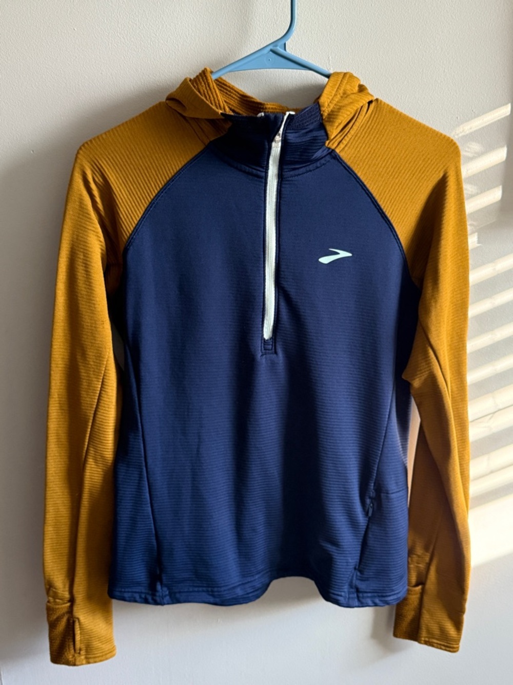 Brooks Notch Thermal Hoodie 2.0 Medium